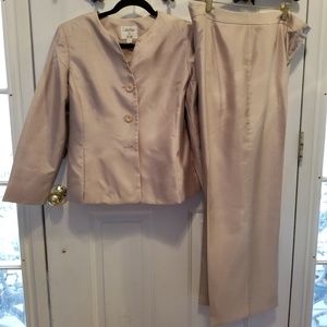 Collections for Le Suit 2 piece Pant suit